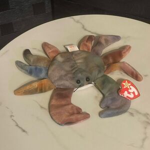 Extremely rare, brand new since 1996 beanie baby rainbow crab named: Claude. Vtg